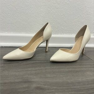 Nine West pumps, size 7 1/2, only used once for a photoshoot. Used like new.